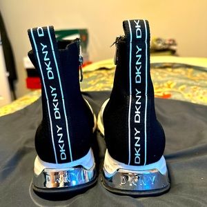 Women's High-top Sneakers – Slip-on Shoes with Hidden Wedges